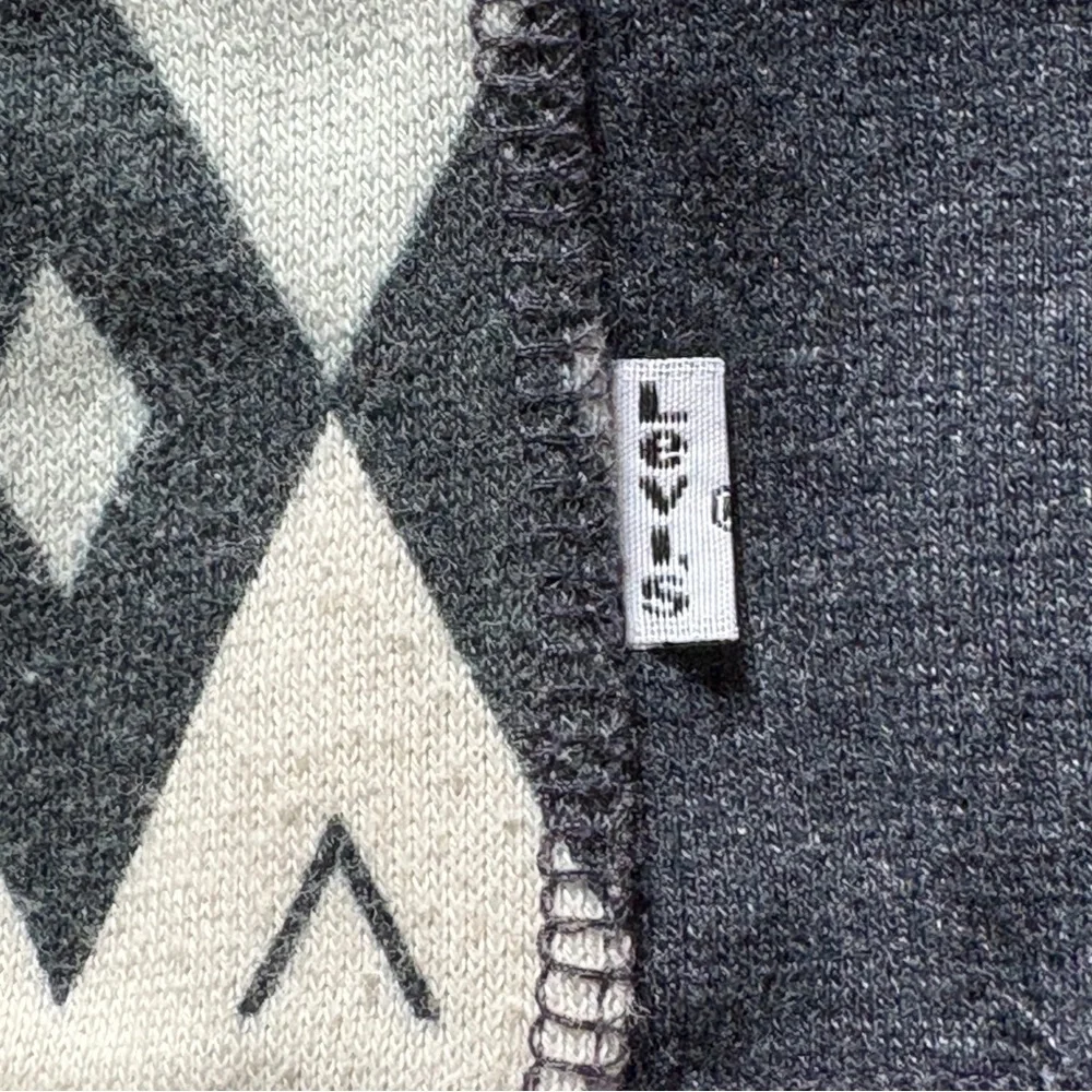 Levi's  Mens L‎ Crewneck Sweatshirt Gray Diamond Pattern Pullover